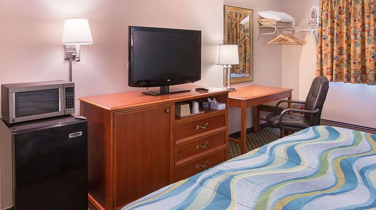 Rodeway Inn Room
