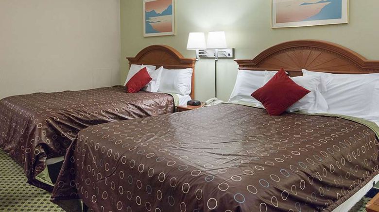 <b>Rodeway Inn Room</b>. Images powered by <a href="https://iceportal.shijigroup.com/" title="IcePortal" target="_blank">IcePortal</a>.