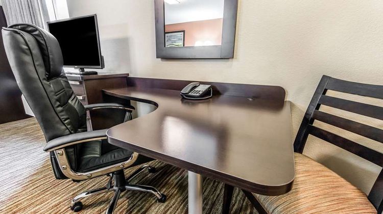 Suburban Studios Room