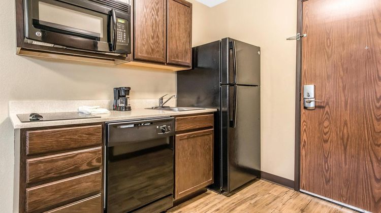 Suburban Studios Room