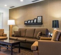 Sleep Inn & Suites Pittsburgh Airport Lobby