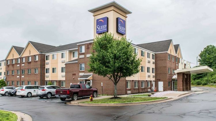 Sleep Inn & Suites Pittsburgh Airport Exterior