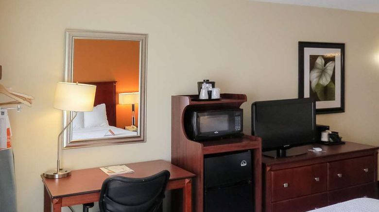 <b>Quality Inn Cranberry Township Room</b>. Images powered by <a href="https://iceportal.shijigroup.com/" title="IcePortal" target="_blank">IcePortal</a>.
