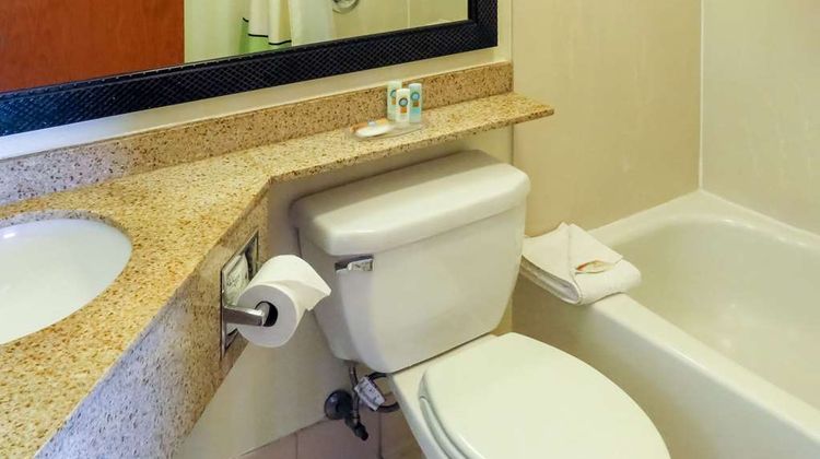 Quality Inn Cranberry Township Room