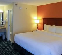 Quality Inn Cranberry Township Room