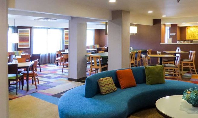 Quality Inn Cranberry Township Lobby
