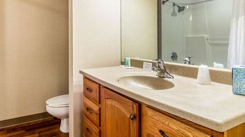 <b>Clarion Inn Pittsburgh-Cranberry Room</b>. Images powered by <a href="https://iceportal.shijigroup.com/" title="IcePortal" target="_blank">IcePortal</a>.
