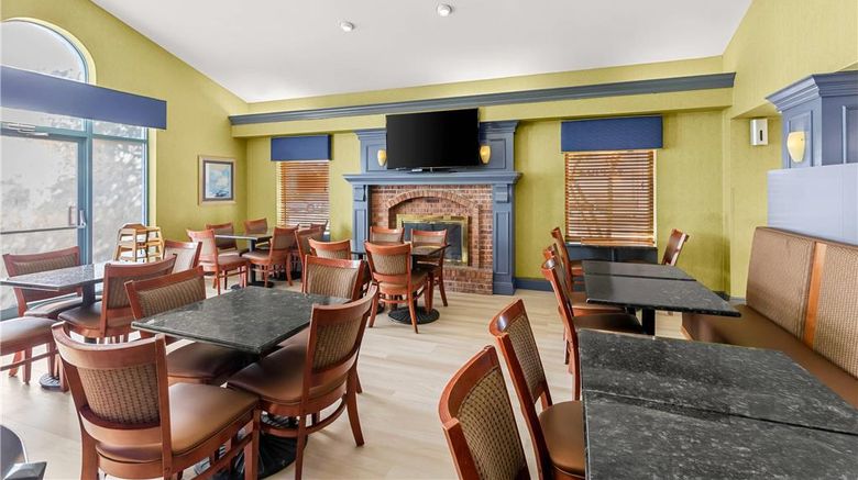 <b>Clarion Inn Pittsburgh-Cranberry Restaurant</b>. Images powered by <a href="https://iceportal.shijigroup.com/" title="IcePortal" target="_blank">IcePortal</a>.