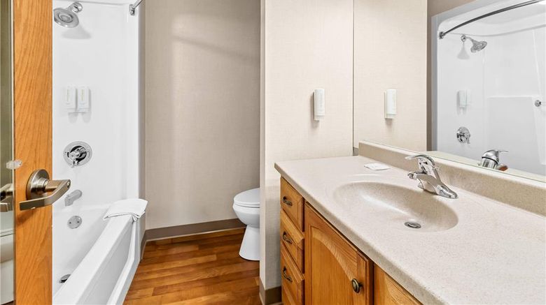 <b>Clarion Inn Pittsburgh-Cranberry Room</b>. Images powered by <a href="https://iceportal.shijigroup.com/" title="IcePortal" target="_blank">IcePortal</a>.