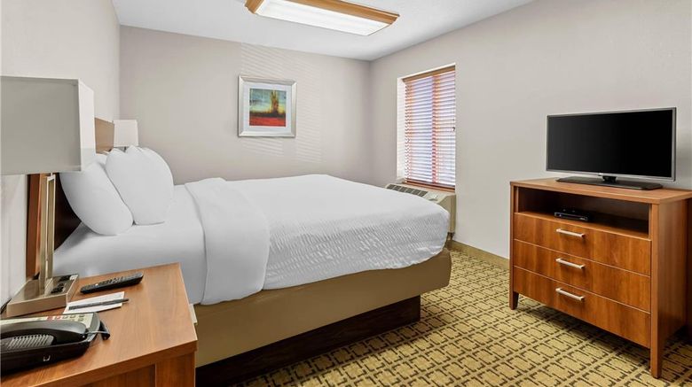 <b>Clarion Inn Pittsburgh-Cranberry Suite</b>. Images powered by <a href="https://iceportal.shijigroup.com/" title="IcePortal" target="_blank">IcePortal</a>.