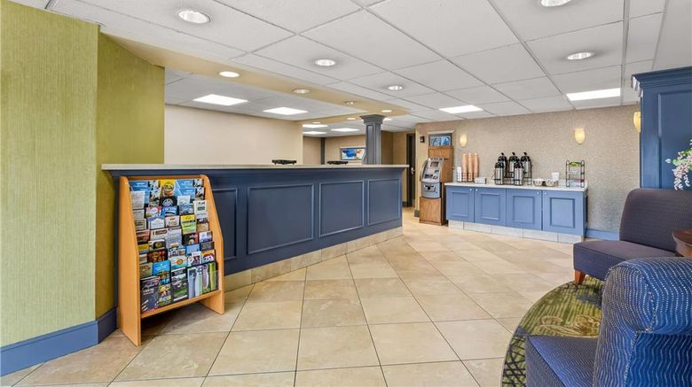 <b>Clarion Inn Pittsburgh-Cranberry Lobby</b>. Images powered by <a href="https://iceportal.shijigroup.com/" title="IcePortal" target="_blank">IcePortal</a>.