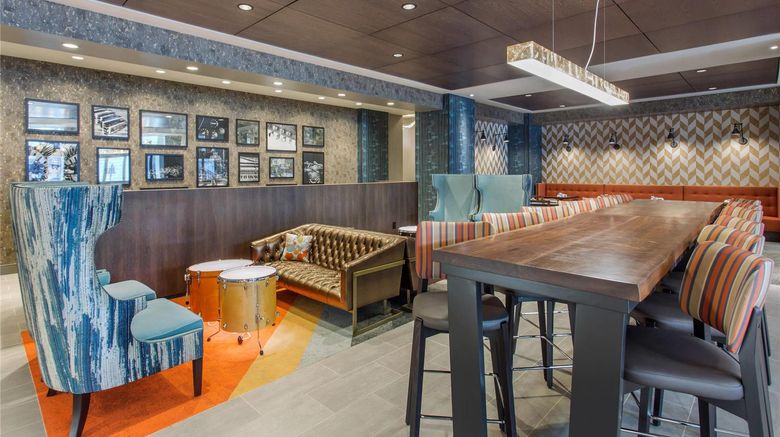 <b>Cambria Hotel Downtown-Center City Restaurant</b>. Images powered by <a href="https://iceportal.shijigroup.com/" title="IcePortal" target="_blank">IcePortal</a>.
