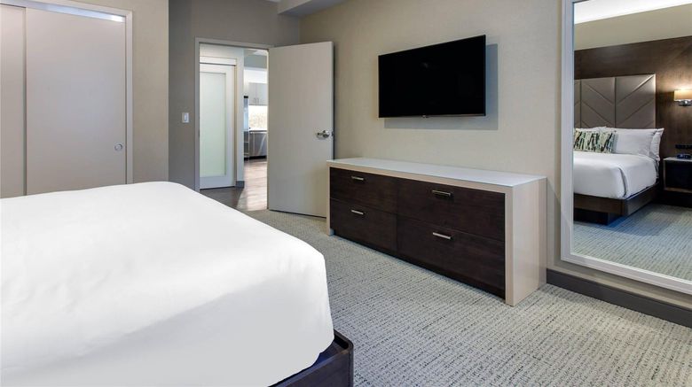<b>Cambria Hotel Downtown-Center City Suite</b>. Images powered by <a href="https://iceportal.shijigroup.com/" title="IcePortal" target="_blank">IcePortal</a>.