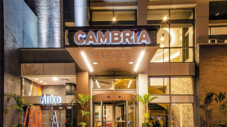 Cambria Hotel Downtown-Center City Exterior
