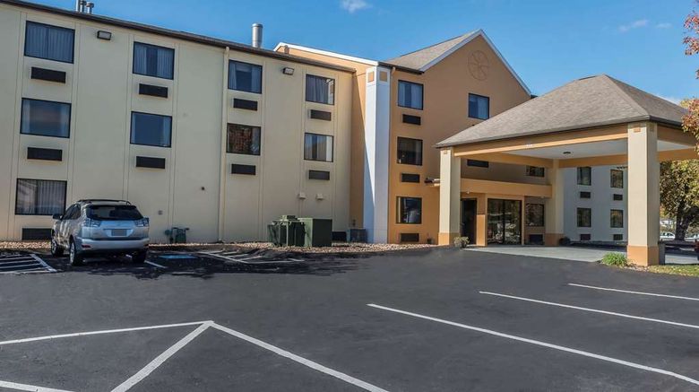 <b>Quality Inn & Suites Pittsburgh Exterior</b>. Images powered by <a href="https://iceportal.shijigroup.com/" title="IcePortal" target="_blank">IcePortal</a>.