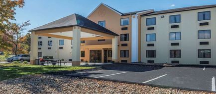 Quality Inn & Suites Pittsburgh Exterior