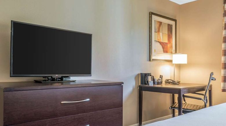 <b>Clarion Inn of Belle Vernon Room</b>. Images powered by <a href="https://iceportal.shijigroup.com/" title="IcePortal" target="_blank">IcePortal</a>.