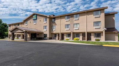 Quality Inn & Suites Warren