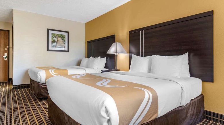<b>Quality Inn & Suites Warren Room</b>. Images powered by <a href="https://iceportal.shijigroup.com/" title="IcePortal" target="_blank">IcePortal</a>.