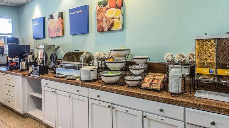 <b>Comfort Inn And Suites Levittown Restaurant</b>. Images powered by <a href="https://iceportal.shijigroup.com/" title="IcePortal" target="_blank">IcePortal</a>.
