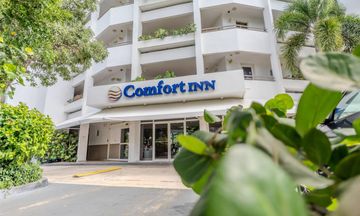 Comfort Inn And Suites Levittown