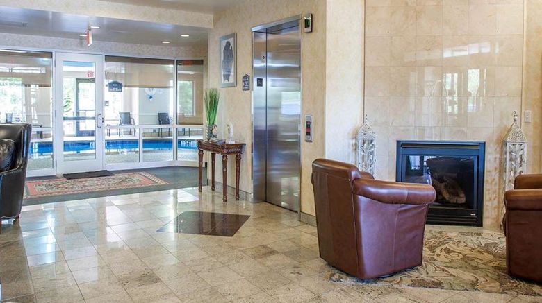 <b>Comfort Suites Lobby</b>. Images powered by <a href="https://iceportal.shijigroup.com/" title="IcePortal" target="_blank">IcePortal</a>.