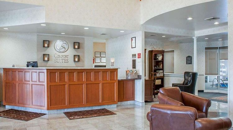 Comfort Suites Lobby