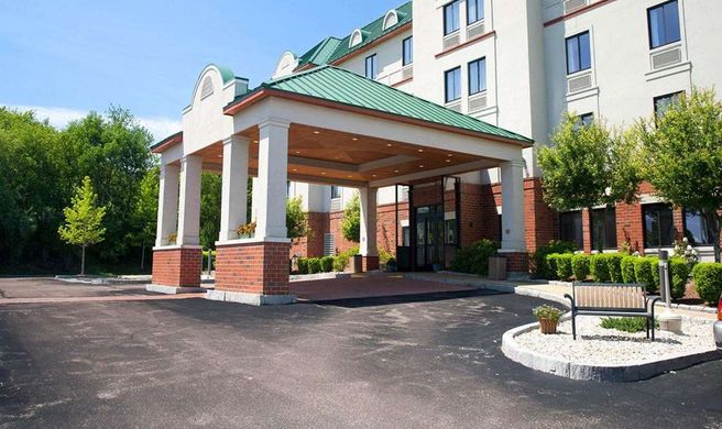Comfort Suites Exterior