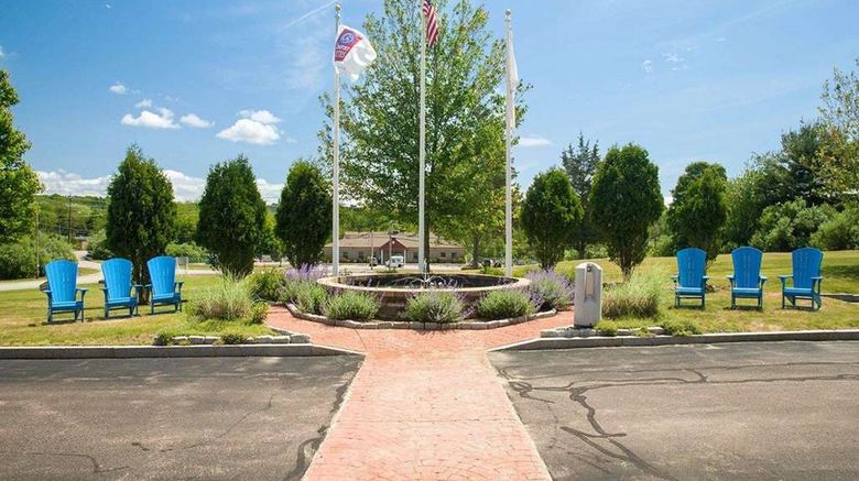 <b>Comfort Suites Exterior</b>. Images powered by <a href="https://iceportal.shijigroup.com/" title="IcePortal" target="_blank">IcePortal</a>.