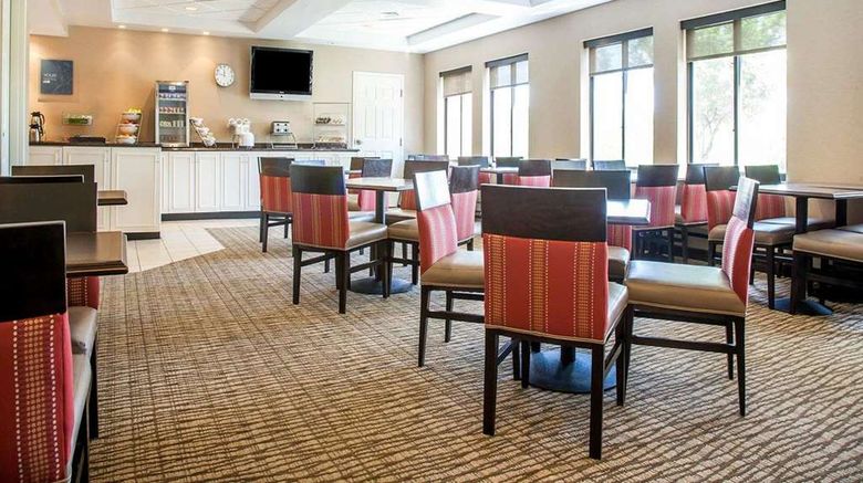 <b>Comfort Suites Restaurant</b>. Images powered by <a href="https://iceportal.shijigroup.com/" title="IcePortal" target="_blank">IcePortal</a>.