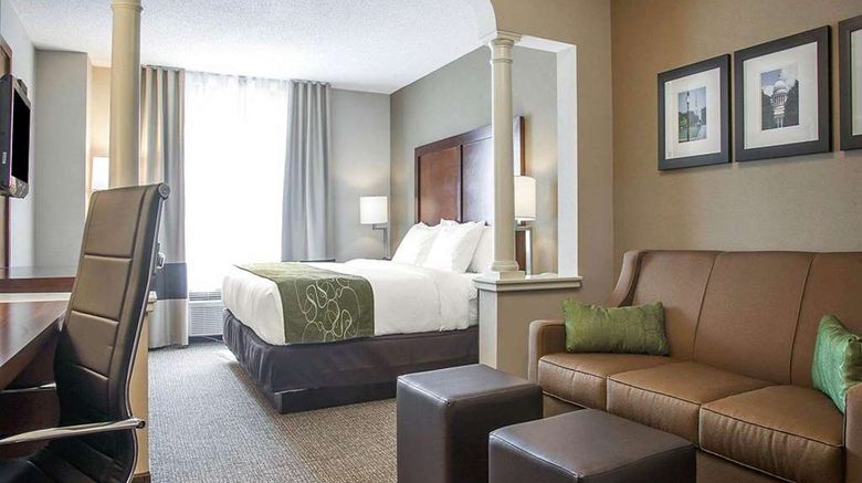 <b>Comfort Suites Suite</b>. Images powered by <a href="https://iceportal.shijigroup.com/" title="IcePortal" target="_blank">IcePortal</a>.