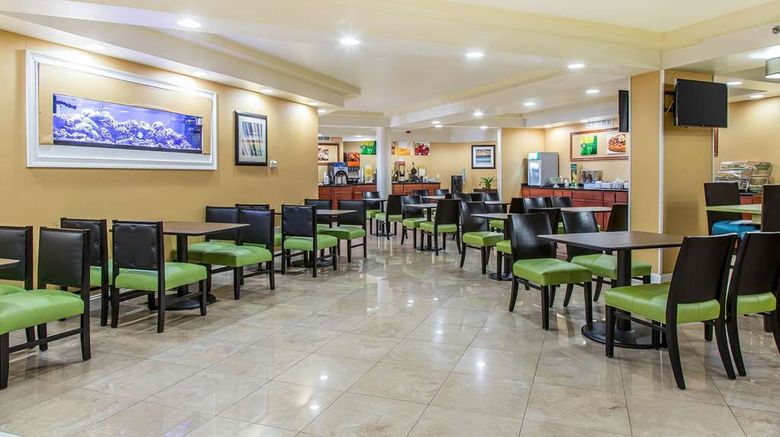 <b>Quality Inn & Suites Middletown Restaurant</b>. Images powered by <a href="https://iceportal.shijigroup.com/" title="IcePortal" target="_blank">IcePortal</a>.