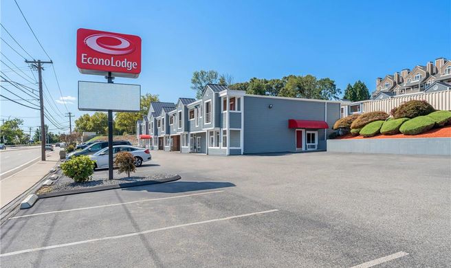Econo Lodge Exterior