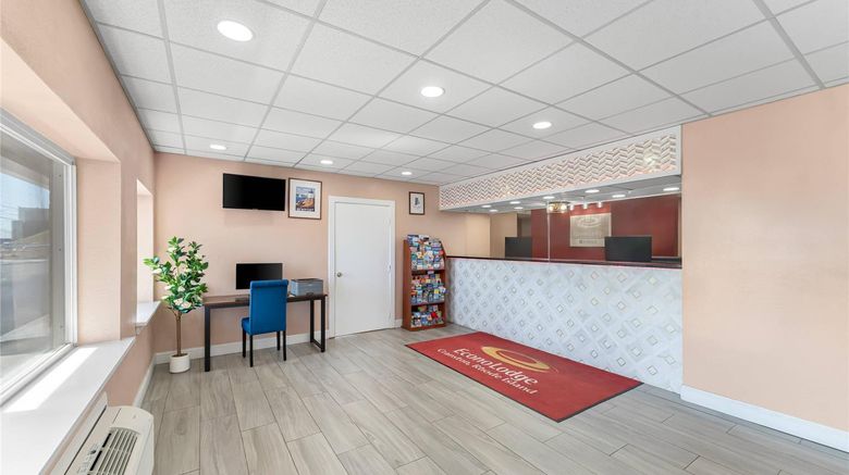 <b>Econo Lodge Lobby</b>. Images powered by <a href="https://iceportal.shijigroup.com/" title="IcePortal" target="_blank">IcePortal</a>.