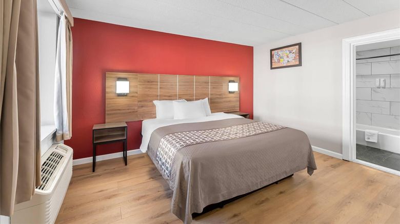 <b>Econo Lodge Room</b>. Images powered by <a href="https://iceportal.shijigroup.com/" title="IcePortal" target="_blank">IcePortal</a>.