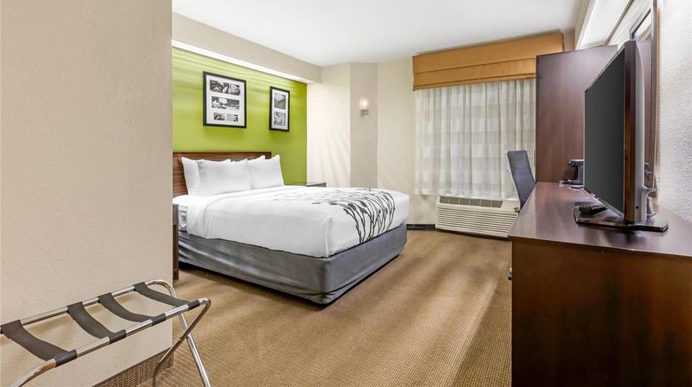 <b>Sleep Inn Carolina First Center Room</b>. Images powered by <a href="https://iceportal.shijigroup.com/" title="IcePortal" target="_blank">IcePortal</a>.