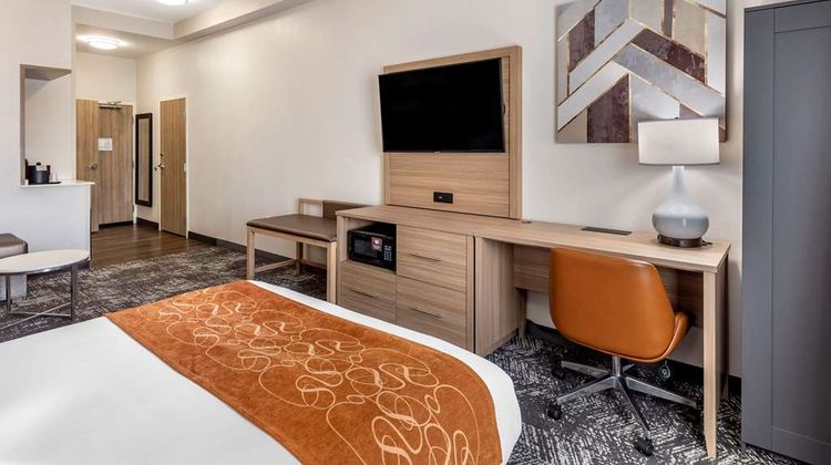 Comfort Suites Room