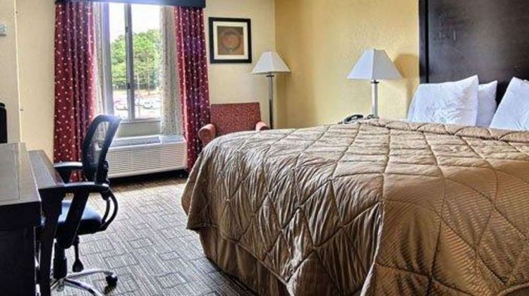 Quality Inn & Suites Greenvile Room