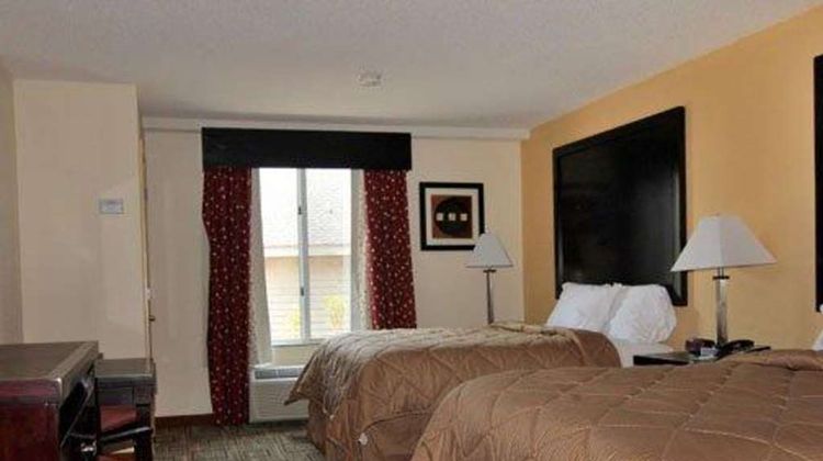 Quality Inn & Suites Greenvile Room