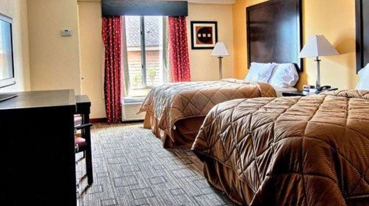 Quality Inn & Suites Greenvile Room