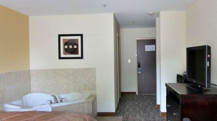 Quality Inn & Suites Greenvile Suite
