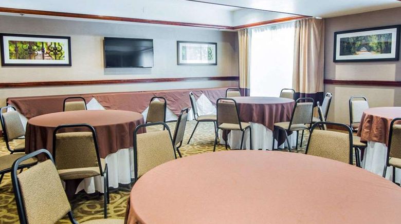 <b>Comfort Suites Sumter Meeting</b>. Images powered by <a href="https://iceportal.shijigroup.com/" title="IcePortal" target="_blank">IcePortal</a>.