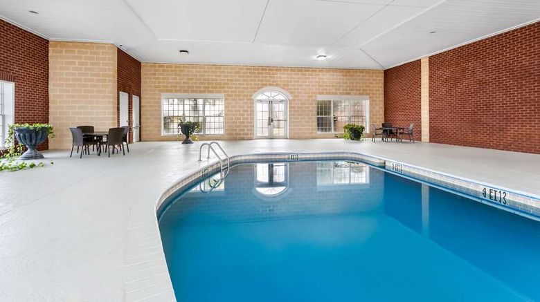 <b>Comfort Suites Sumter Pool</b>. Images powered by <a href="https://iceportal.shijigroup.com/" title="IcePortal" target="_blank">IcePortal</a>.
