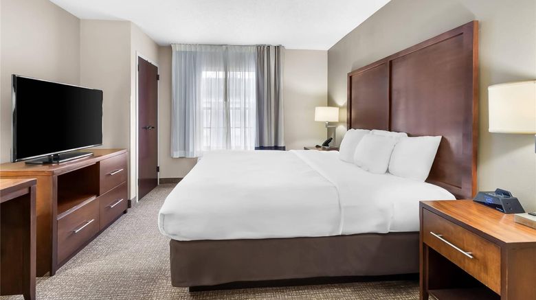 <b>Comfort Suites Sumter Suite</b>. Images powered by <a href="https://iceportal.shijigroup.com/" title="IcePortal" target="_blank">IcePortal</a>.