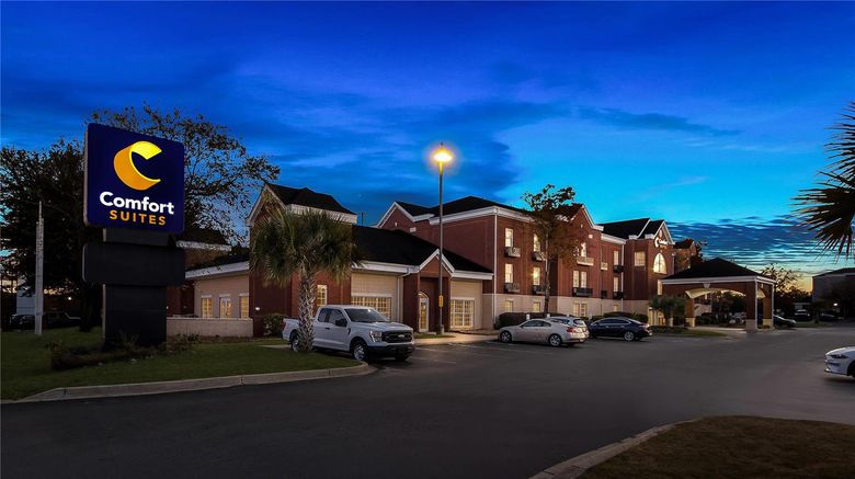 <b>Comfort Suites Sumter Exterior</b>. Images powered by <a href="https://iceportal.shijigroup.com/" title="IcePortal" target="_blank">IcePortal</a>.