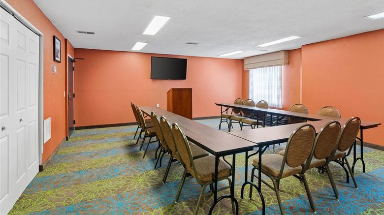 <b>Sleep Inn Meeting</b>. Images powered by <a href="https://iceportal.shijigroup.com/" title="IcePortal" target="_blank">IcePortal</a>.