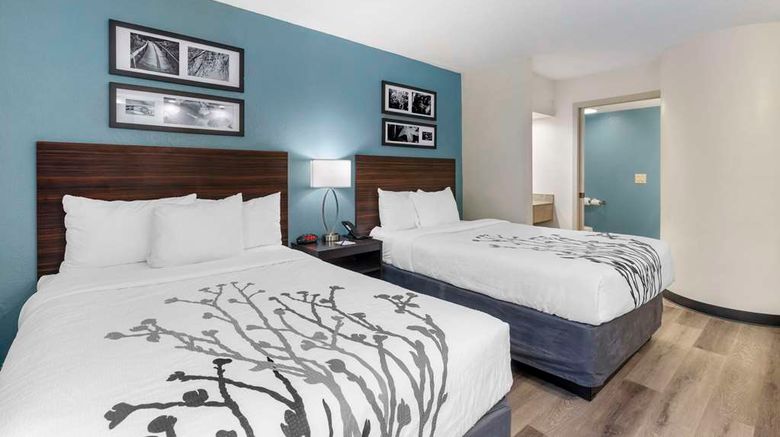 <b>Sleep Inn Room</b>. Images powered by <a href="https://iceportal.shijigroup.com/" title="IcePortal" target="_blank">IcePortal</a>.