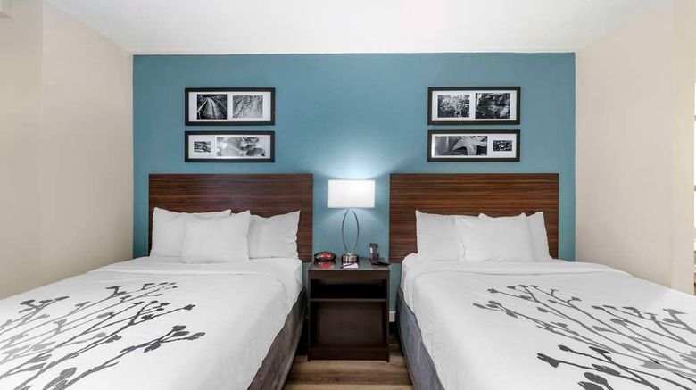 <b>Sleep Inn Room</b>. Images powered by <a href="https://iceportal.shijigroup.com/" title="IcePortal" target="_blank">IcePortal</a>.