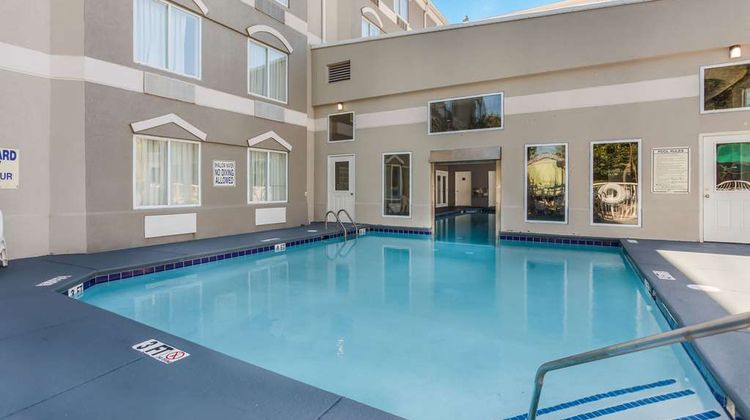Sleep Inn at Harbour View Pool