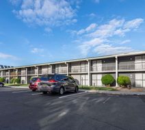 Quality Inn & Suites Exterior